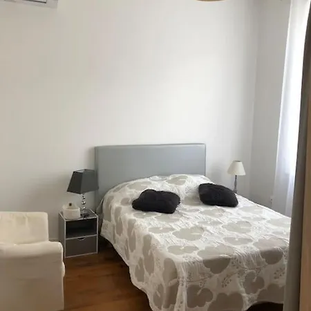 Agreable Maison De Ville , Proche De La Mer. Ferienhaus *